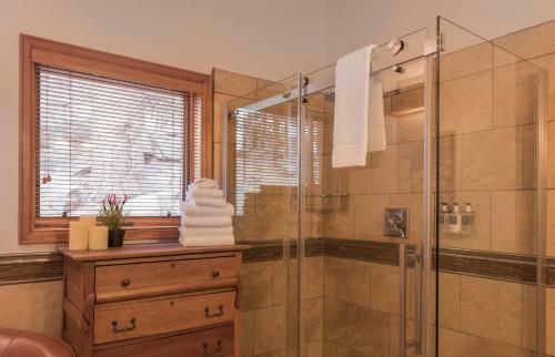 Bed & Breakfast Romantic Riversong Inn