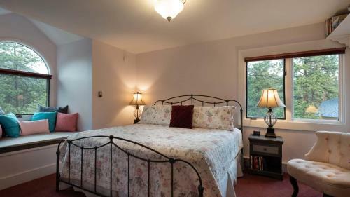 Bed & Breakfast Romantic Riversong Inn