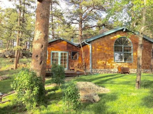 Bed & Breakfast Romantic Riversong Inn