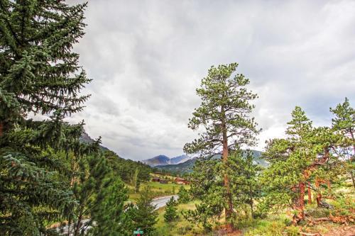 Peaceful Pines Estes Park Home With Longs Peak View