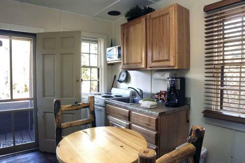 Triple R Cottages By Rocky Mountain Resorts