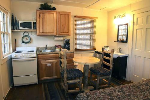 Triple R Cottages By Rocky Mountain Resorts