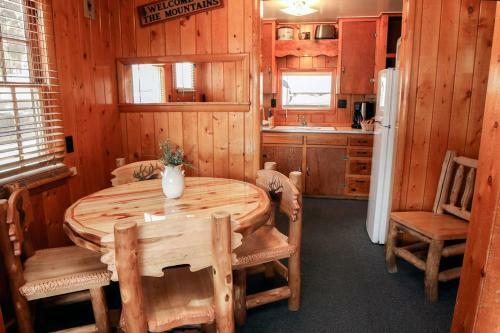 Lazy R Cottages By Rocky Mountain Resorts