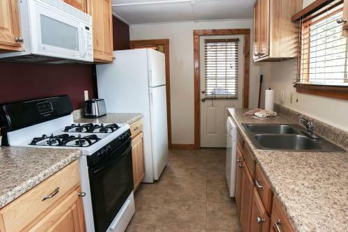 Lazy R Cottages By Rocky Mountain Resorts