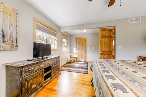 Rocky Mountain Sunshine Cabin