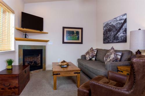 Unit 136 Longs Peak Upper Level