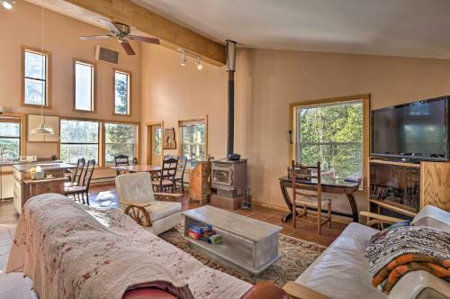 Private Dog-friendly Fairplay Cabin With Deck And Yard