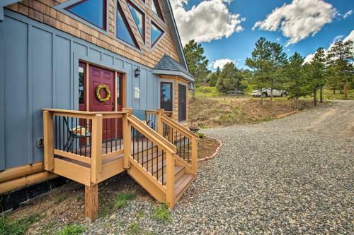 Cozy Log Cabin Less Than 2 Miles To Downtown Evergreen!