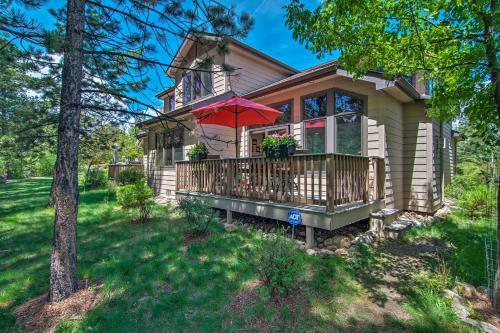 Spacious Estes Park Home On Big Thompson River!