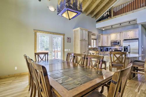 Family-friendly Home With Game Room And Mtn Views!