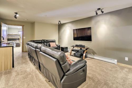 Family-friendly Home With Game Room And Mtn Views!