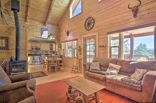 Log Cabin With Mountain Views About 30mi To Pikes Peak