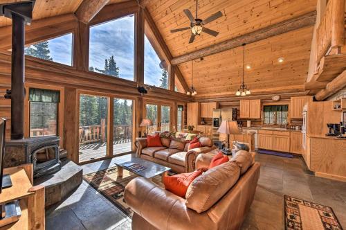 Rustic And Roomy Fairplay Cabin With Hot Tub!