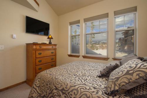 Apartamento Cozens Pointe D301 Condo