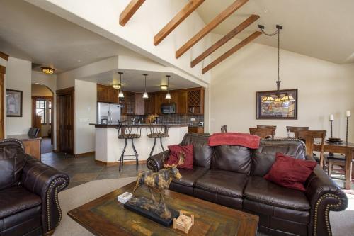 Apartamento Cozens Pointe D301 Condo