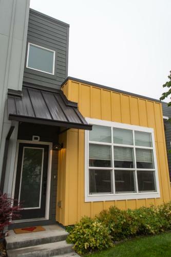 Modern Townhome Near Old Town, Breweries, & River!