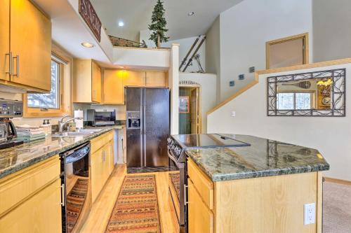 Townhome With Hot Tub, 10 Mi To Breckenridge!