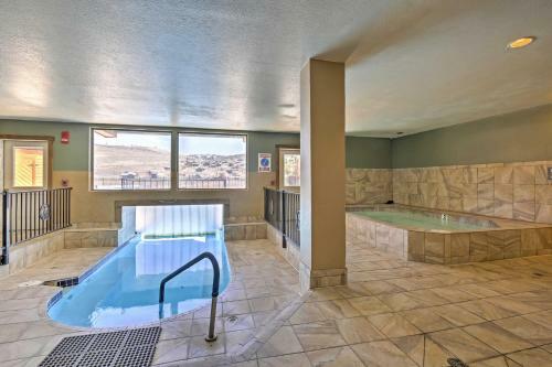 Apartamento Granby Condo With Pool Access - Mins To Hiking!