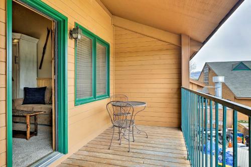 Apartamento Granby Condo With Pool Access - Mins To Hiking!