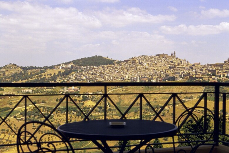 Hotel NH Caltagirone Villa San Mauro