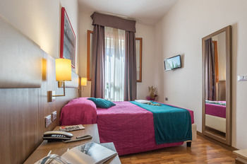 Hotel Zecchini(.)