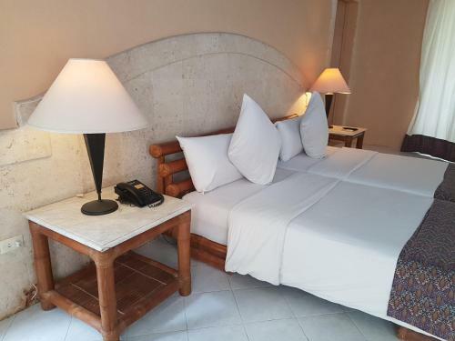 Hotel Cordova Reef Village Resort