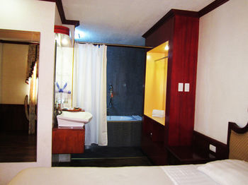 Dulcinea Hotel And Suites