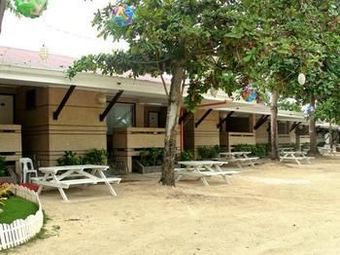 Hotel Bluefins Resort