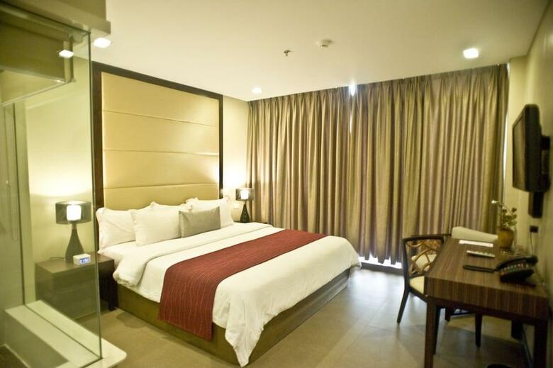 Goldberry Suites And Hotel