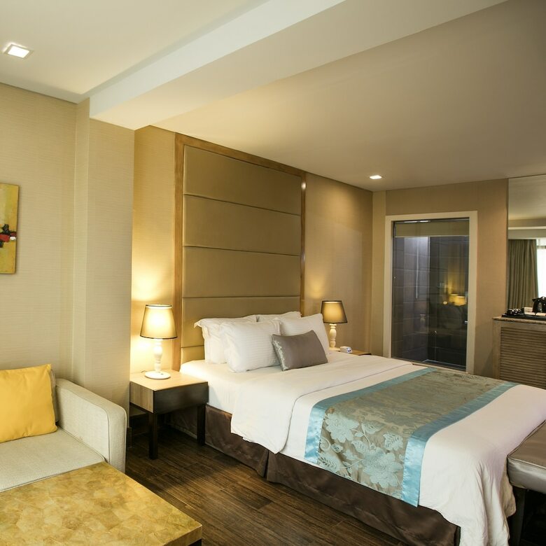 Goldberry Suites And Hotel