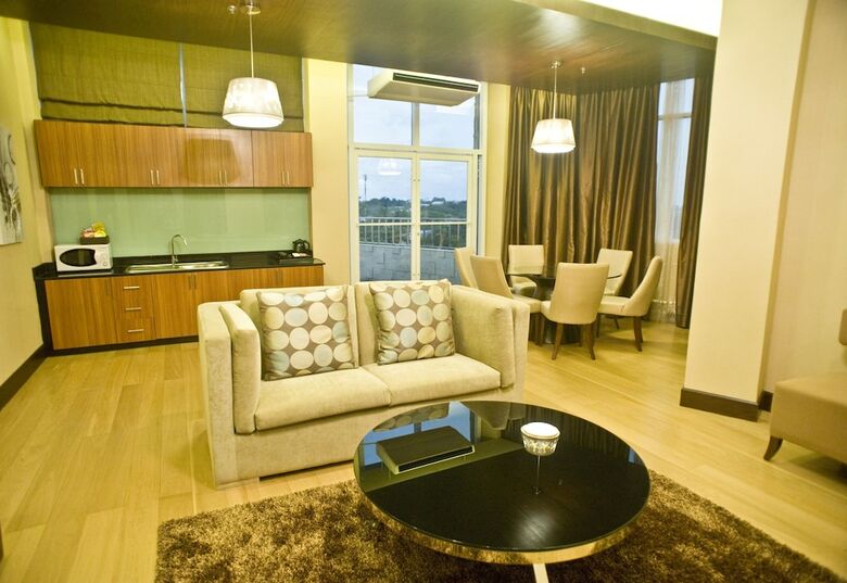 Goldberry Suites And Hotel