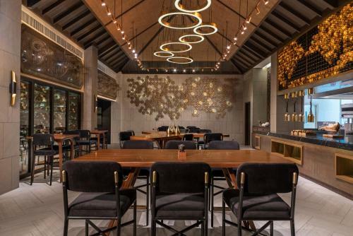 Hotel Crimson Beach Resort & Spa - Mactan Island, Cebu