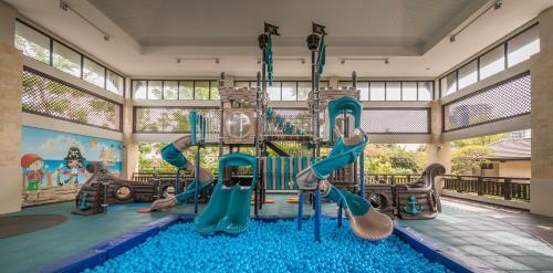 Hotel Crimson Beach Resort & Spa - Mactan Island, Cebu