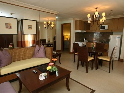 Hotel Crown Regency Suites Mactan