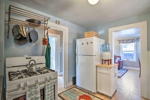 Adventure Home Base - 7 Blocks To Downtown!