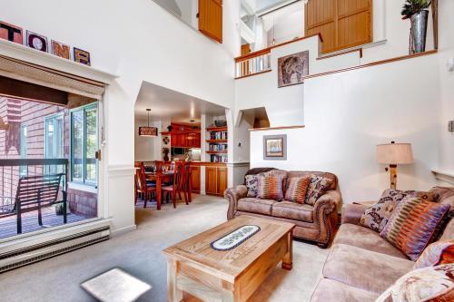 Gorgeous Keystone Abode With Hot Tub And Grilling Area