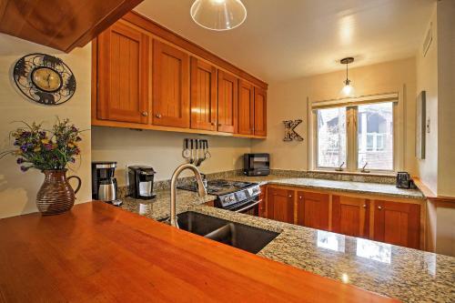 Gorgeous Keystone Abode With Hot Tub And Grilling Area