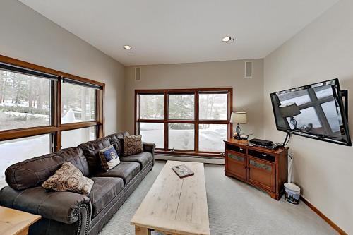 Keystone Ranch With Hot Tub, Sauna & Chef's Kitchen Home