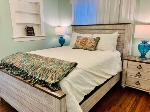 Cozy Bungalow In Downtown Loveland With Free Bikes!