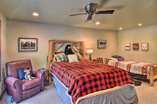 Riverfront House With Fire Pit, Deck And Bbq!