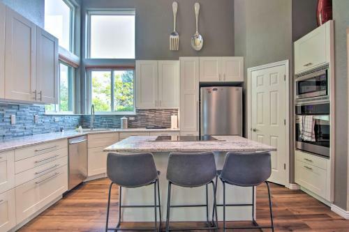Spacious Family Home With Deck, 9 Mi To Boulder!