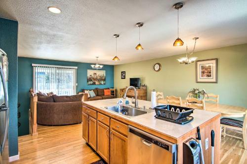 Spacious Lafayette Retreat - 20 Mi To Denver!