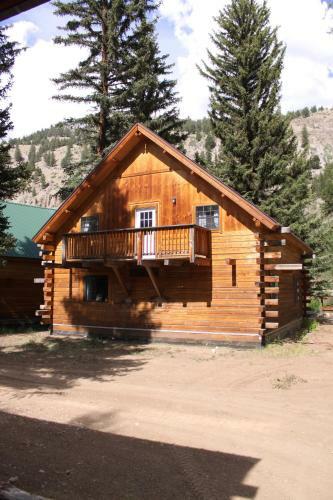 San Juan Log Home On The River