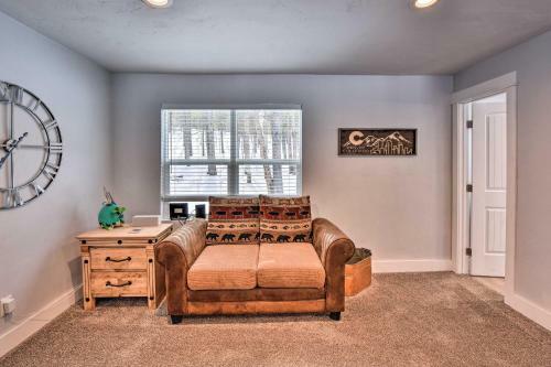 Mountain Getaway With Hot Tub By Trails And Dtwn!