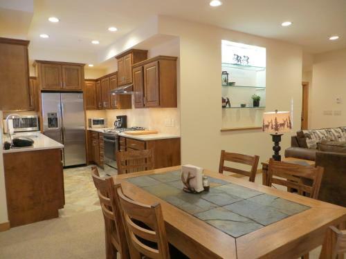 Crested Mtn North #l1 (Condos And Townhomes)
