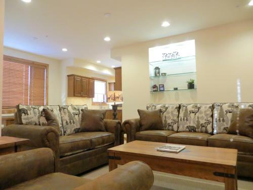 Crested Mtn North #l1 (Condos And Townhomes)