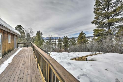Rustic Home With Deck, Near Fishing And Downtown!
