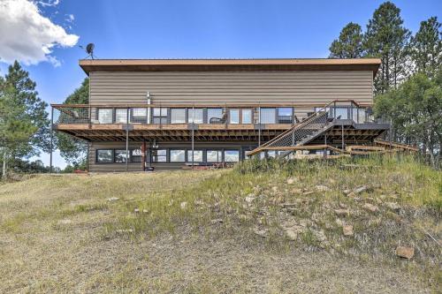 Private Home With Expansive Deck And Mtn Views!