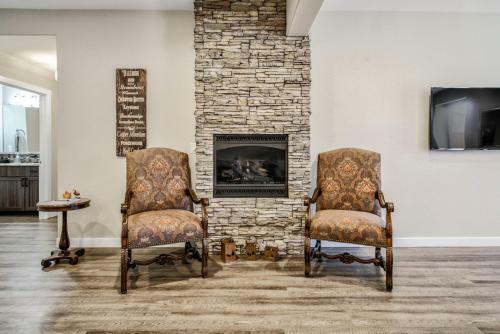 2br Mountain Dream Suite, Lake Views