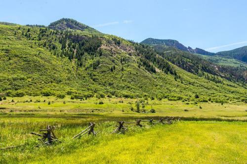 Three Sisters Peak Cabin At Filoha Meadows